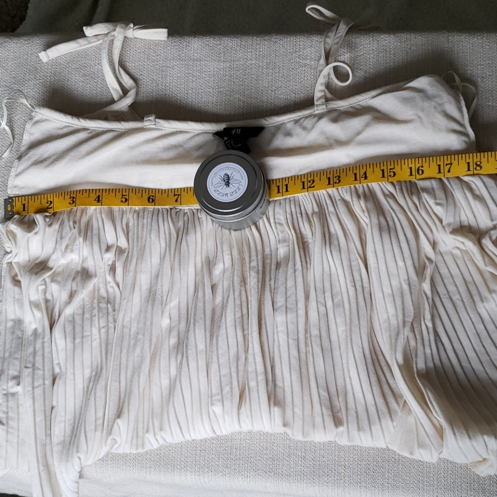 H&M Strappy Tiered & Pleated Cami w/ Built-in Bra - Picture 8 of 15